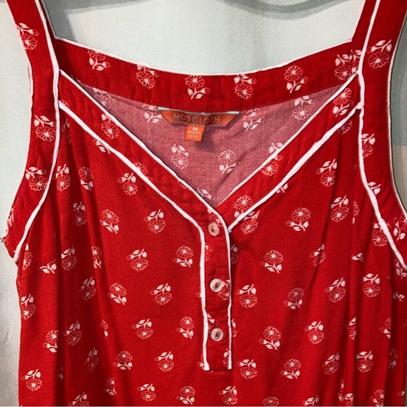 2 Spring Tops - Picture 4 of 9